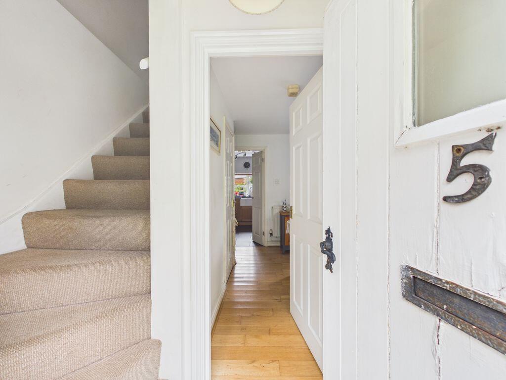 House in Gloucester - View 5