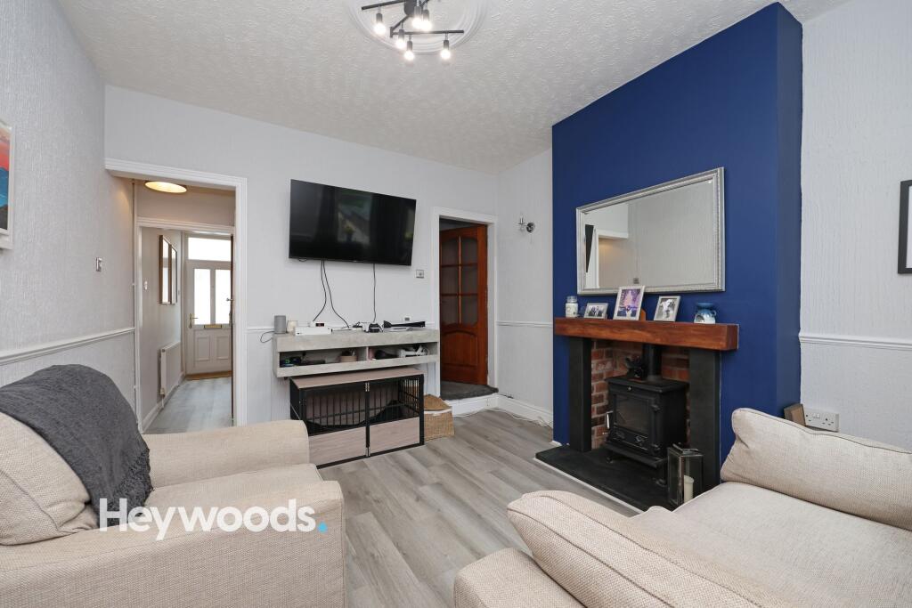 House in Stoke-on-Trent, Oakhill - More