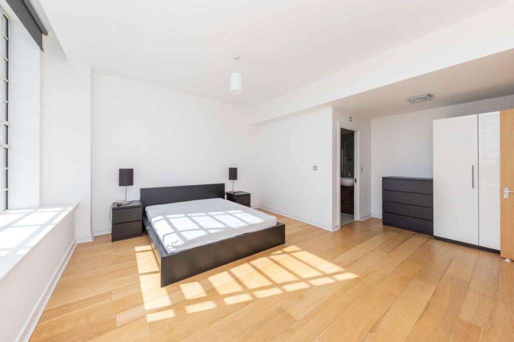 Apartment in London - View 5