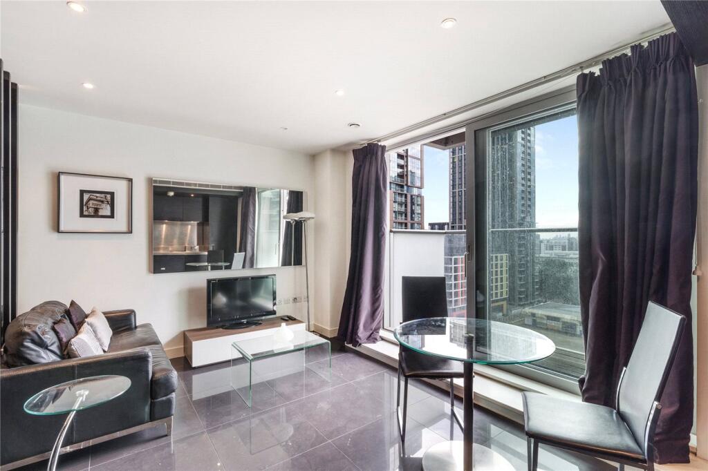 Pan Peninsula, Canary Wharf, E14 photo 2