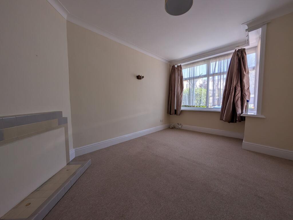 House in Southampton - View 3