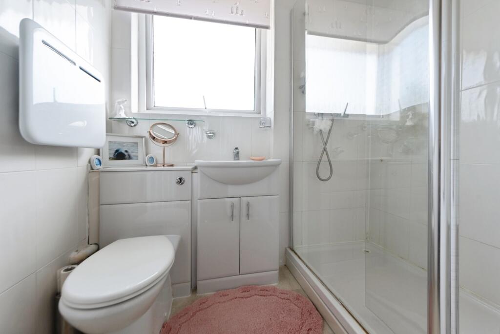 Beauchamp Avenue, Gosport, Hampshire, PO13 - More