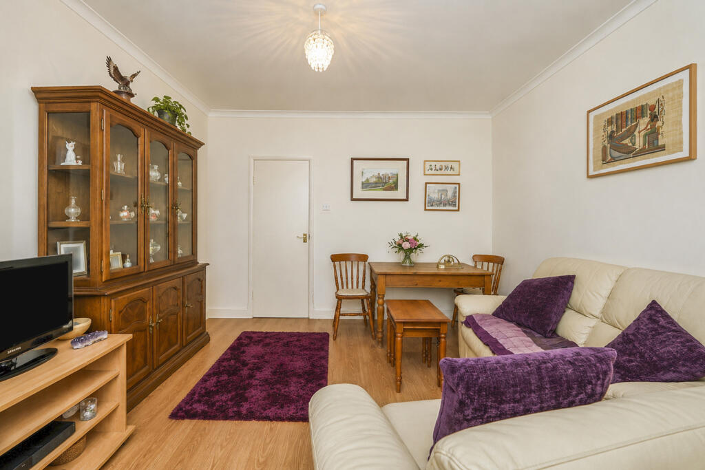 House in London - View 5