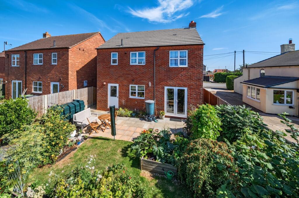 House in Lincoln - View 4