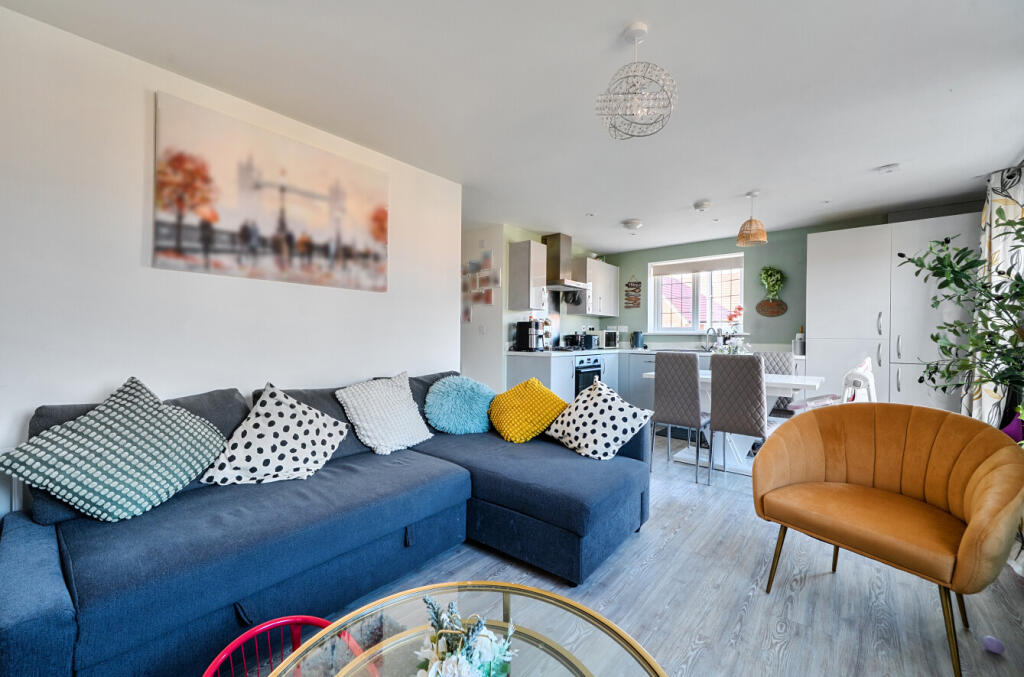Apartment in Binfield, Blue Mountain, Temple Park - View 2