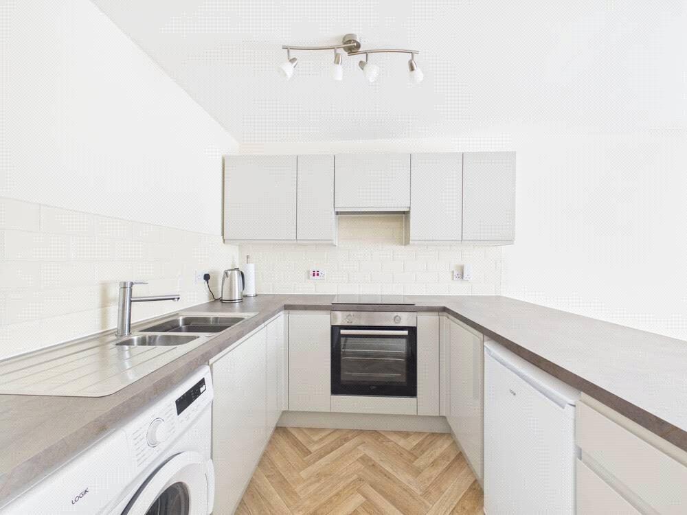 Apartment in Gloucester, Linden - View 4