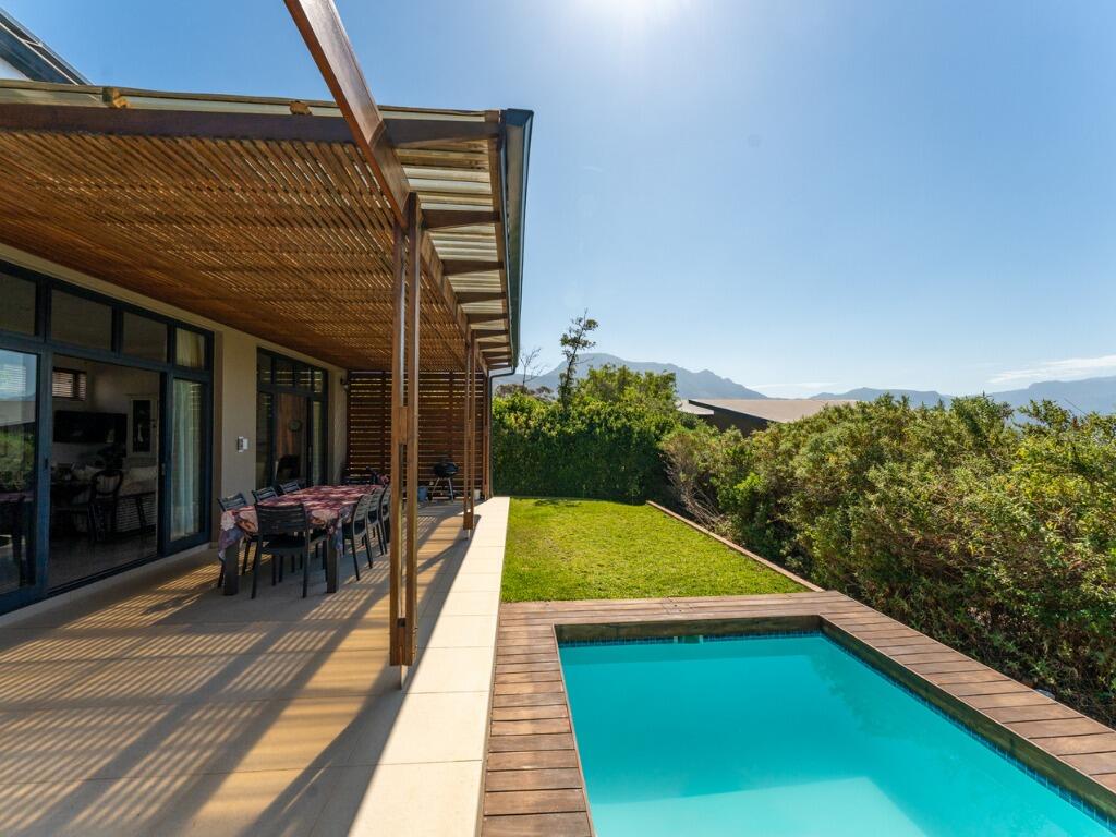 Main image of property: South Africa, Western Cape, Stonehurst Mountain Estate