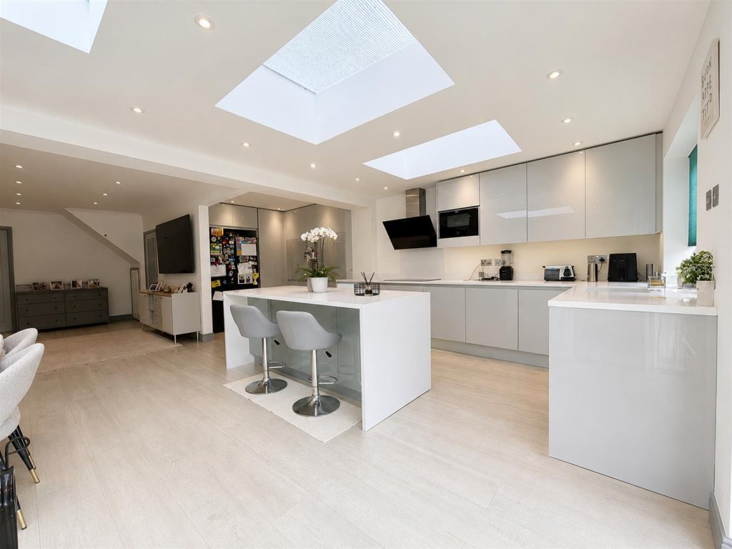 House in Enfield - More