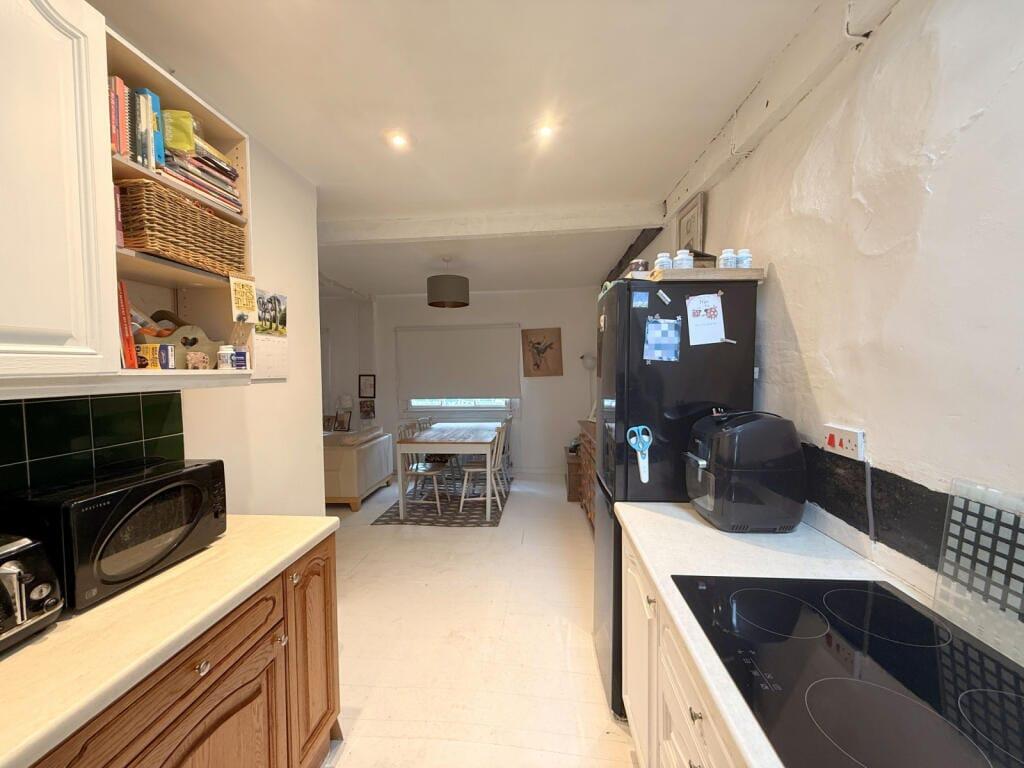 Apartment in Gloucester - View 5
