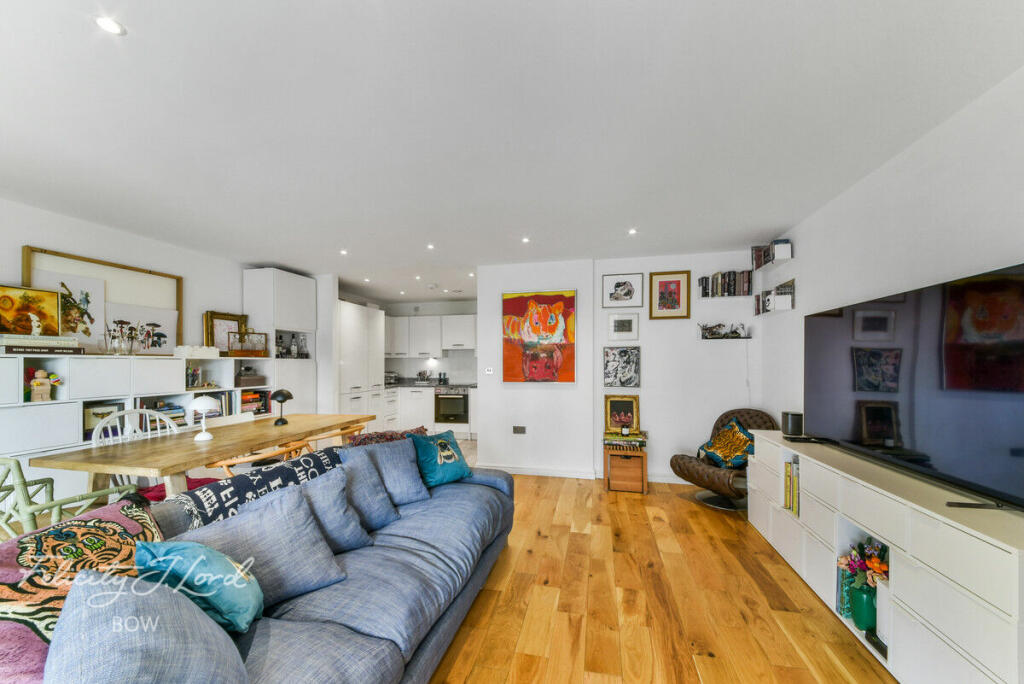Giles Court, Tabernacle Gardens, London, E2 photo 3