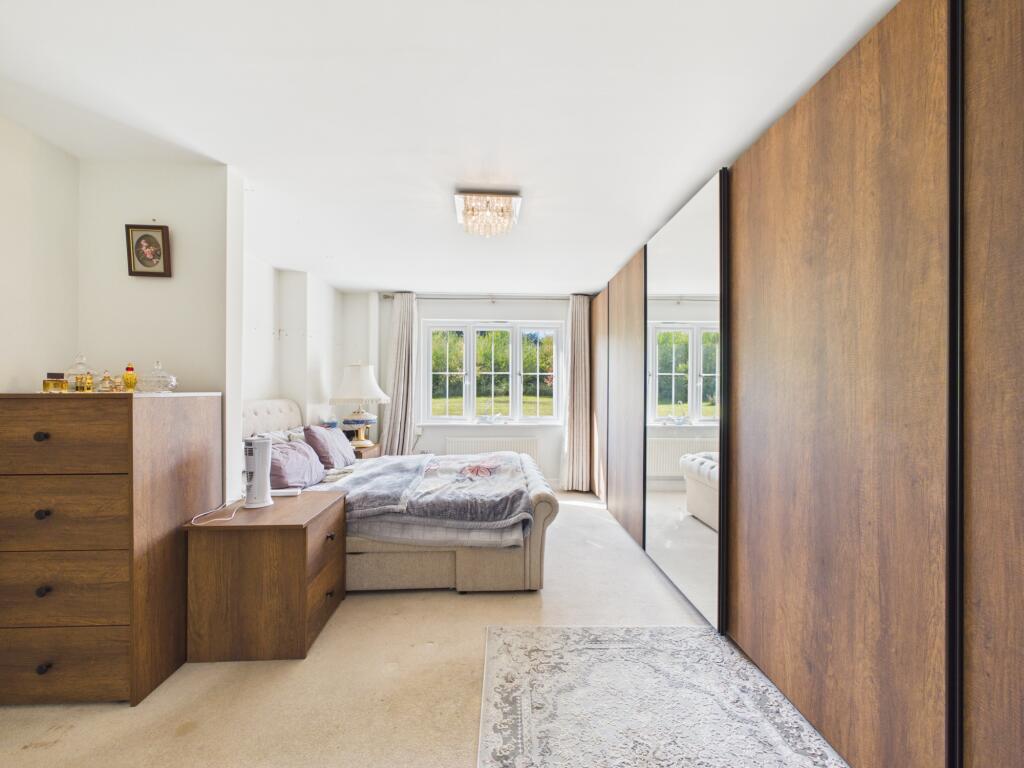 House in Horsham, Andrew's Hill, Billingshurst - View 4