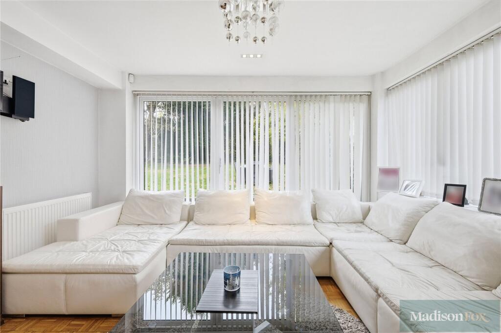 Whitehall Lane, Buckhurst Hill, IG9 photo 2