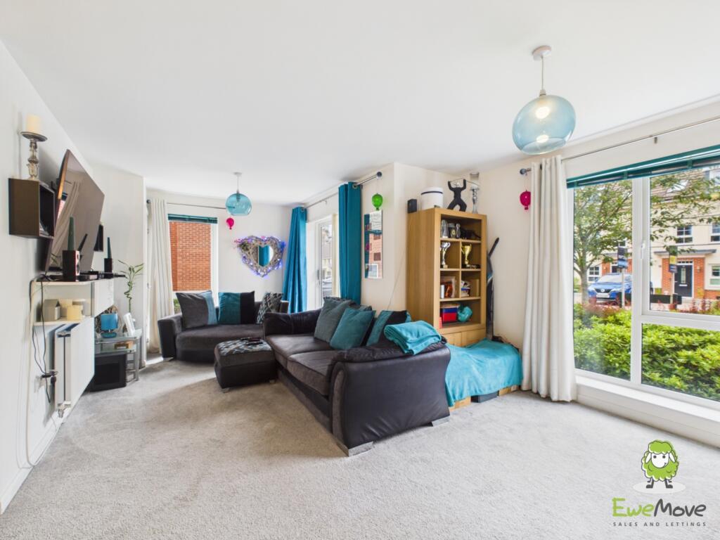 Apartment in Basingstoke and Deane, Basingstoke - More