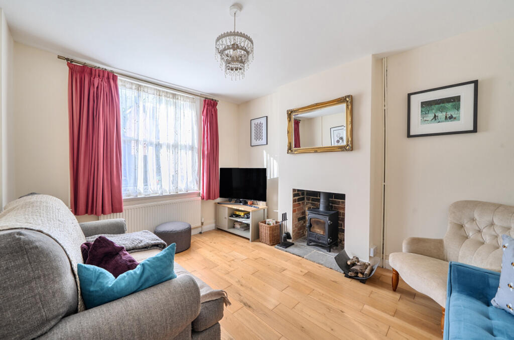 House in Winchester, Hampshire - View 2
