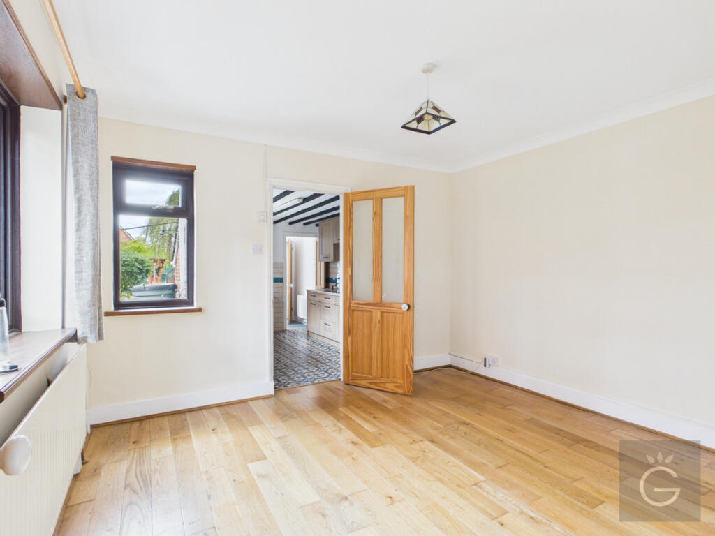 House in Three Mile Cross, Shinfield - View 4