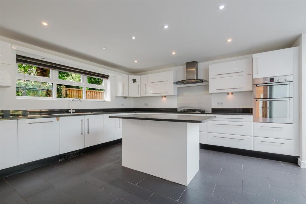 Mill Lane, Lymm photo 4