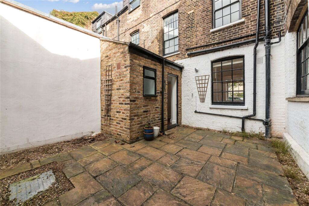 House in London - View 3