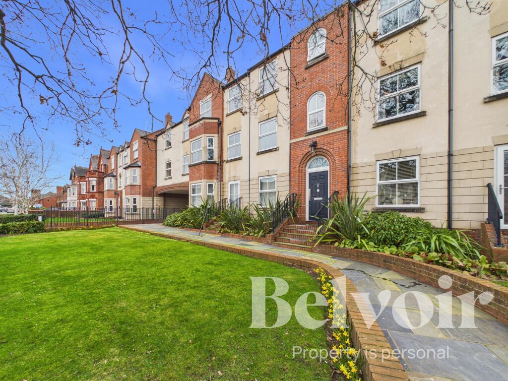 2-bed flat on Bromley Court, Copthorne Road, Copthorne, Shrewsbury, SY3, £200,000