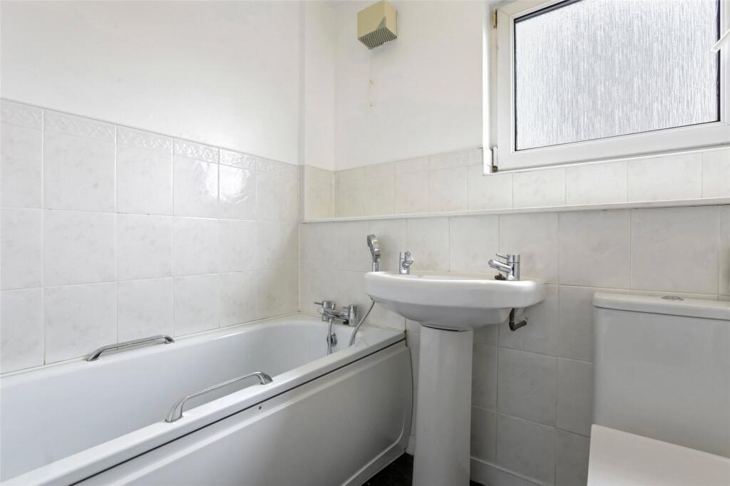 Apartment in Glasgow - View 3