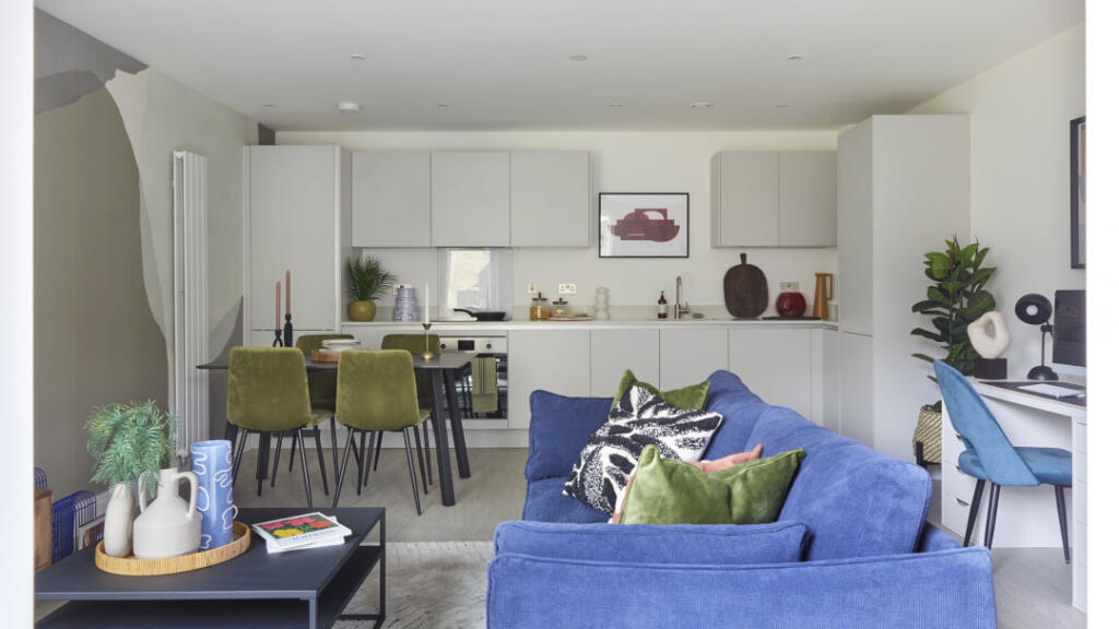 Main image of property: Lea Valley View South, Cheshunt, EN8 9GB