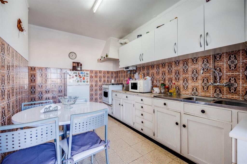 Main image of property: Algarve, Lagoa