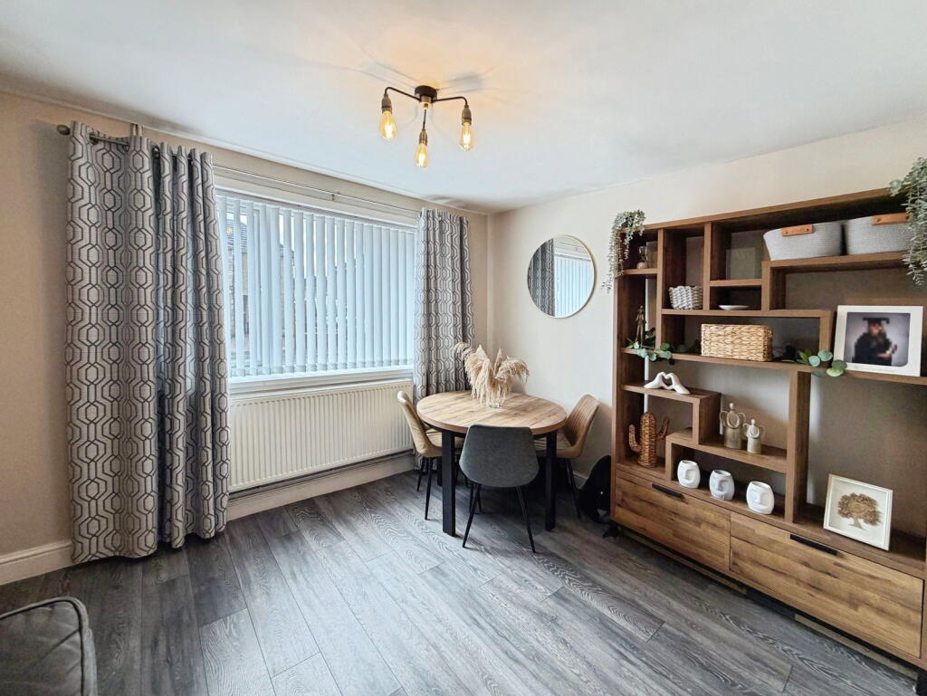 House in Swansea, Blaenhonddan - View 4