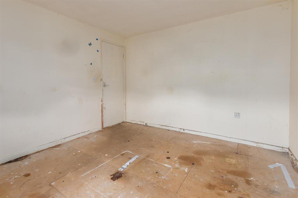 House in Lancaster - View 5