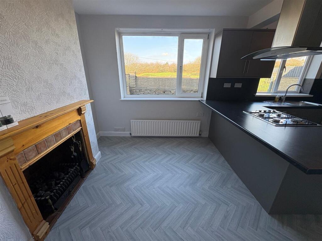 Additional image 6 of Greenton Crescent, Queensbury