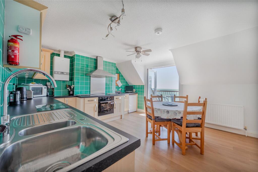 Apartment in Looe, Cornwall - View 4