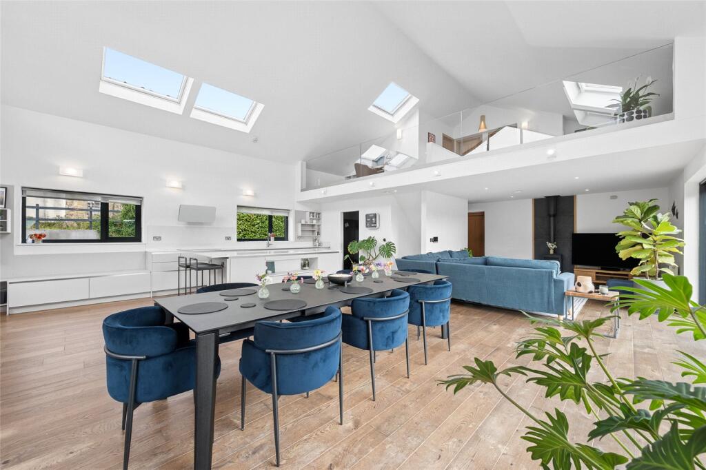 House in Preston - View 4