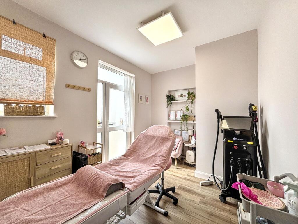Apartment in Tonbridge - More