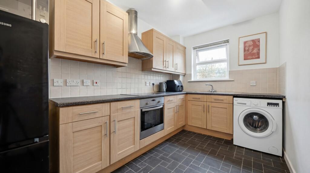 Apartment in Leeds, West Yorkshire - View 5