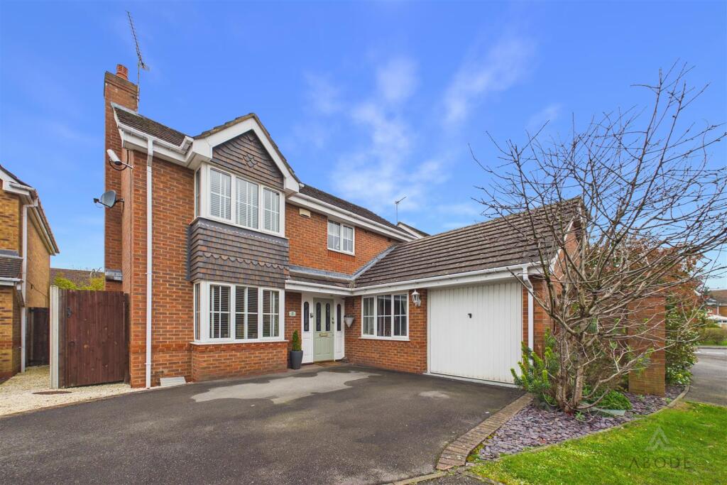 4-bed detached on Silverdale Close, Chellaston, Derby, £465,000