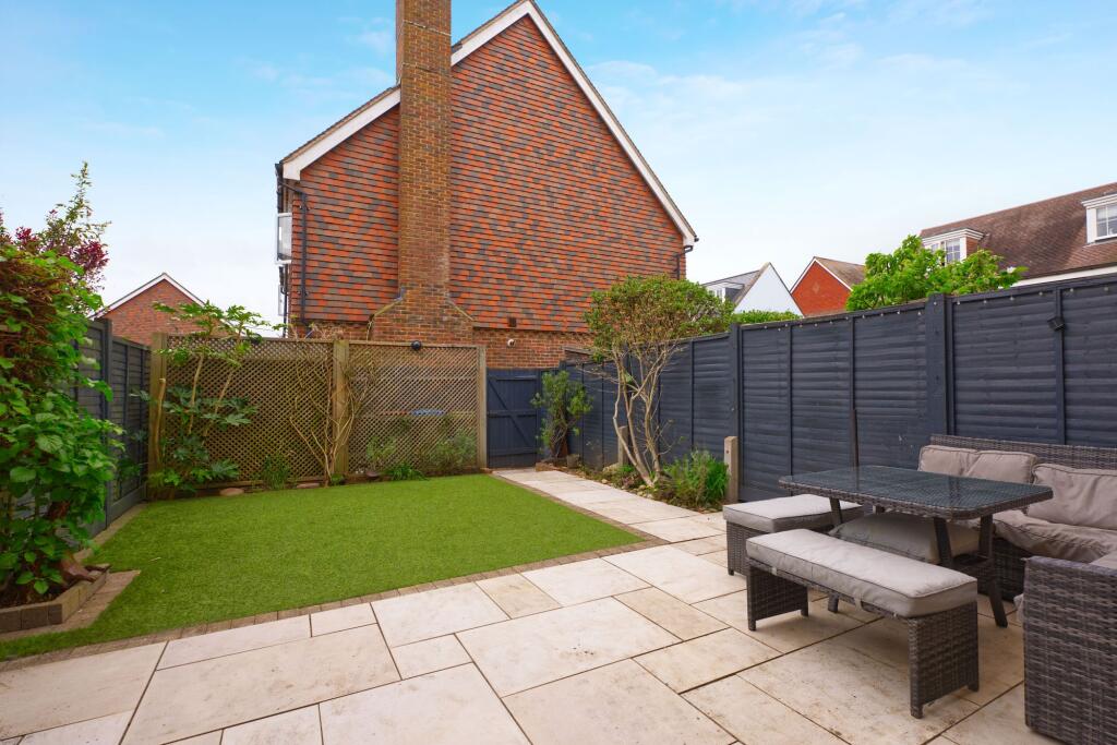 House in Horsham, North Heath, North Horsham - View 4