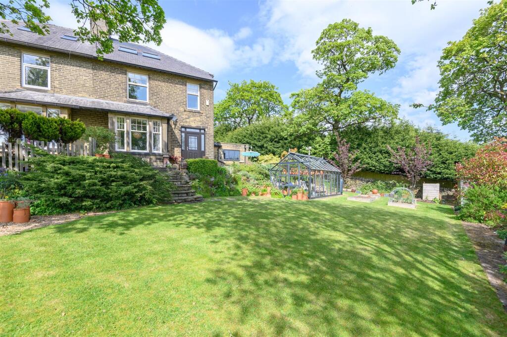 Main image of property: Heathleigh, 162 Whitehill Road, Illingworth, HX2 9UH