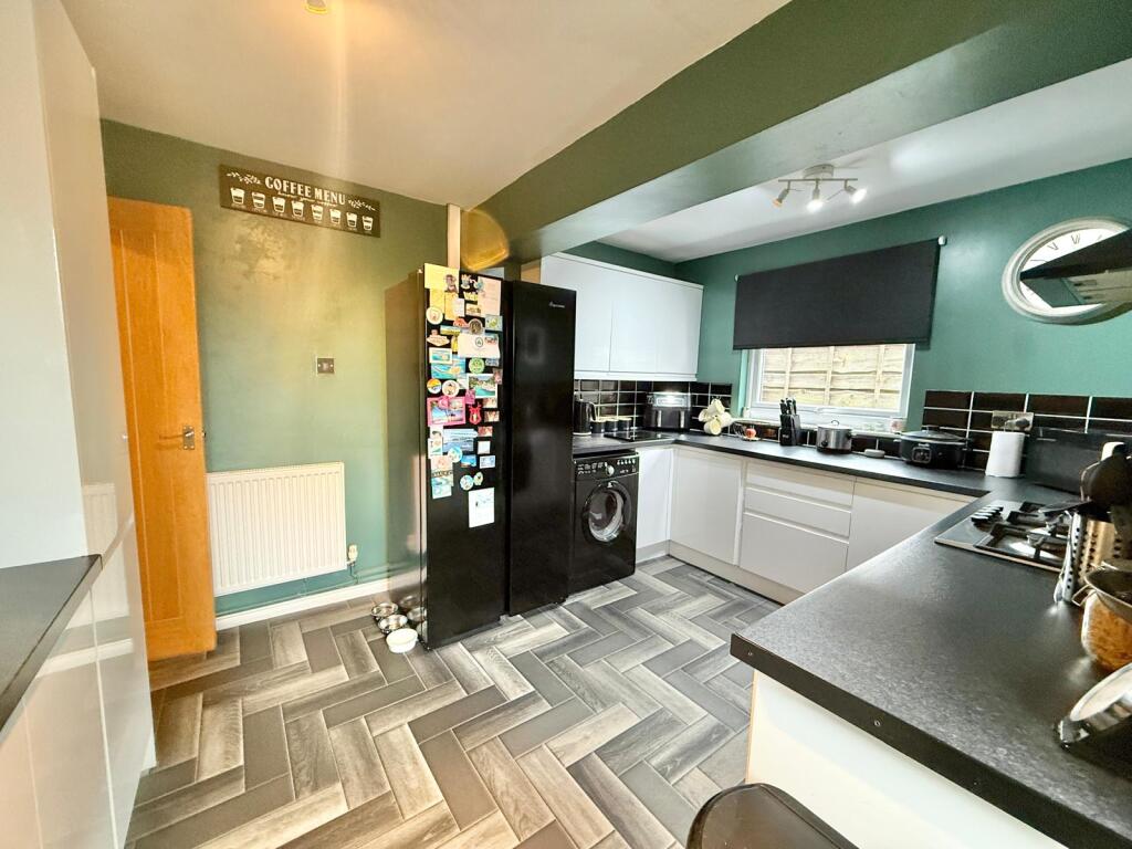 House in Tameside, Crown Point, Kingston - More