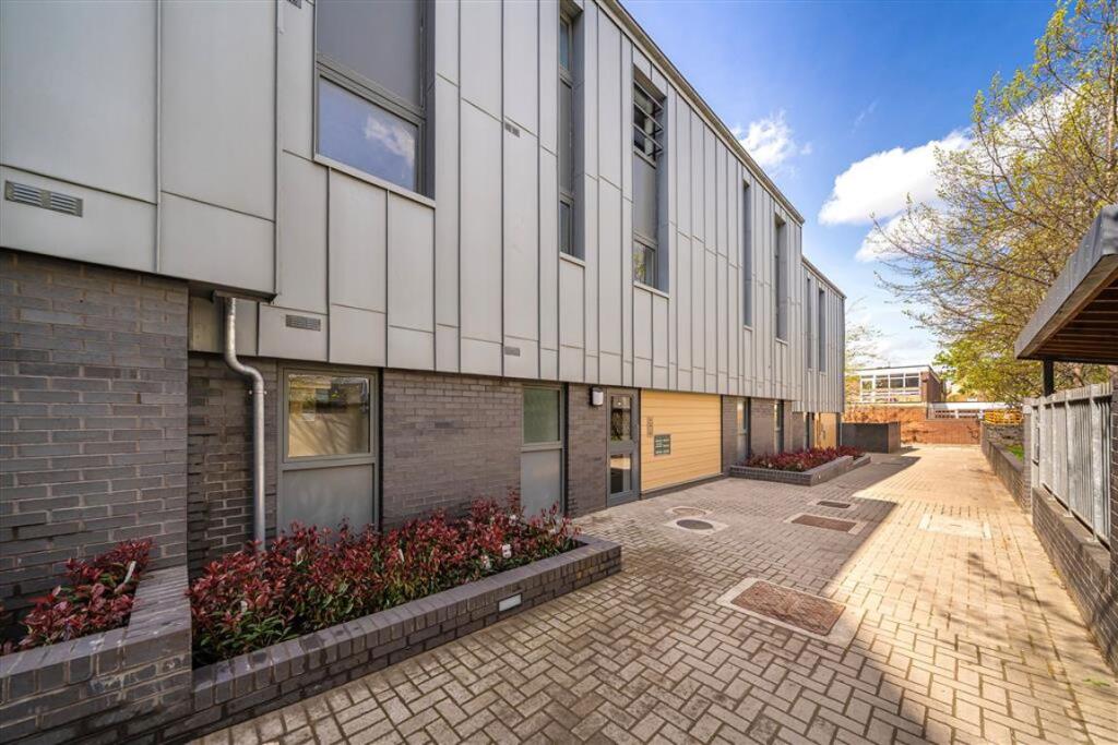 Main image of property: Wharncliffe Mews, Clapham