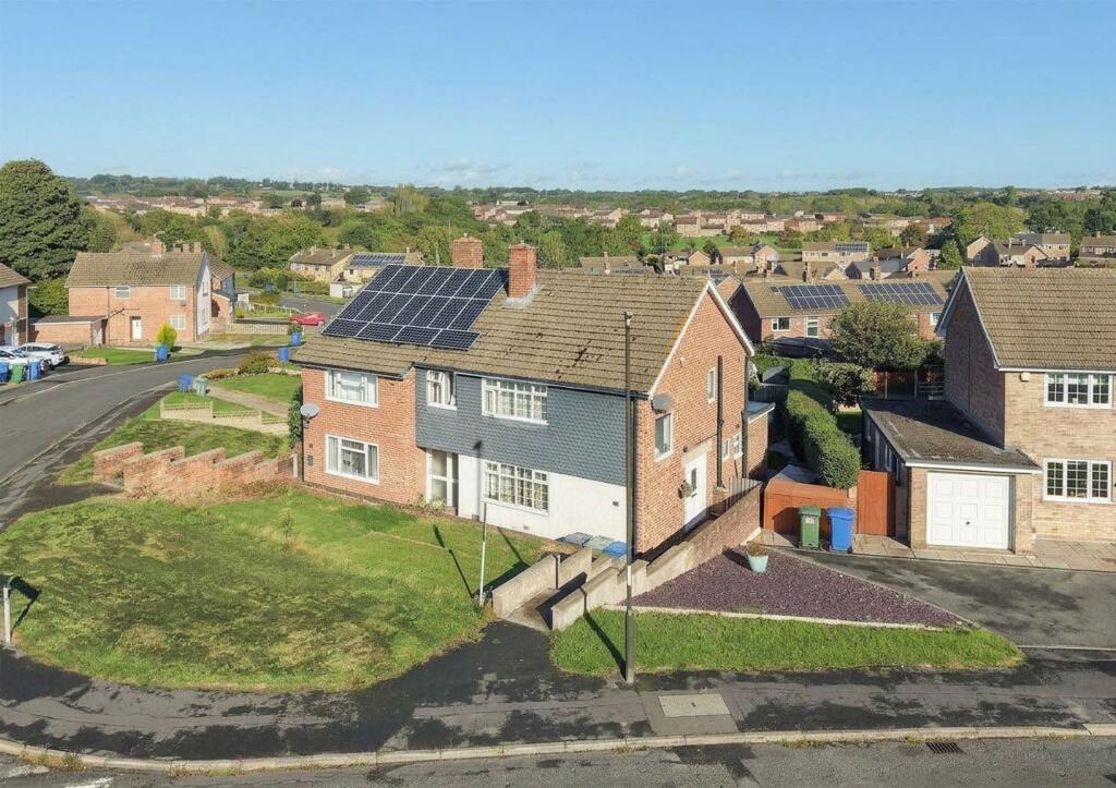 Main image of property: Cuttholme Road, Chesterfield, S40