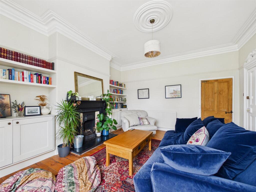Clarence Crescent, Whitley Bay photo 4
