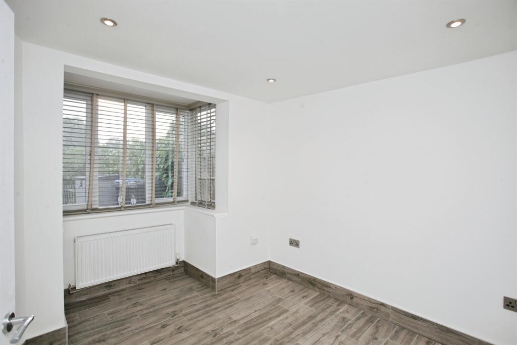 House in Rugby, Wolston - More