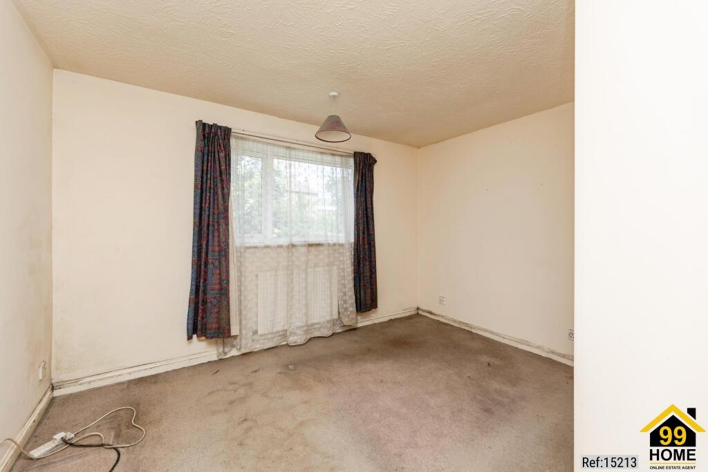 House in Wakefield - View 5