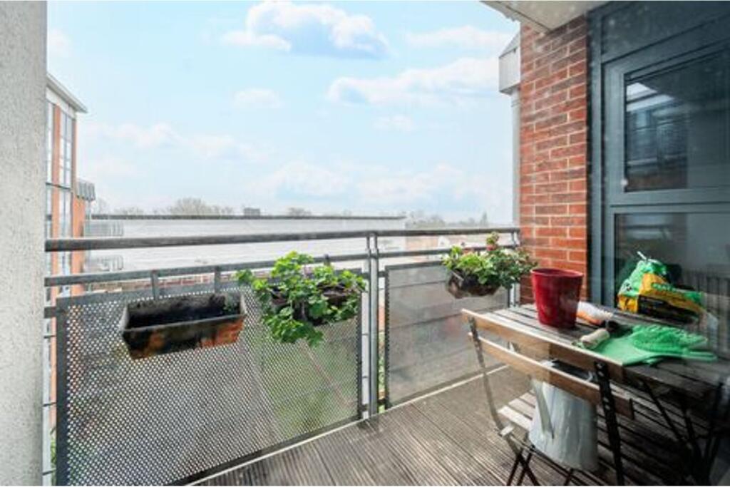 Main image of property: Berber Parade, Greenwich, SE18