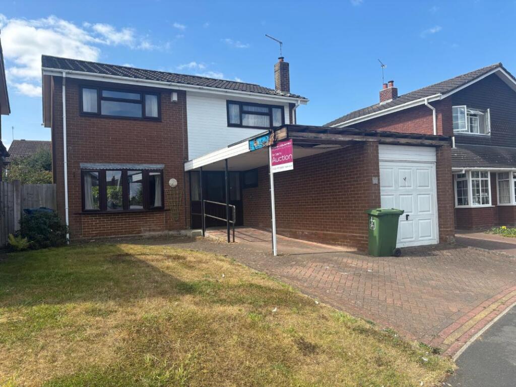 Main image of property: 11 Chestnut Close, Derrington, Stafford, Staffordshire, ST18 9NJ