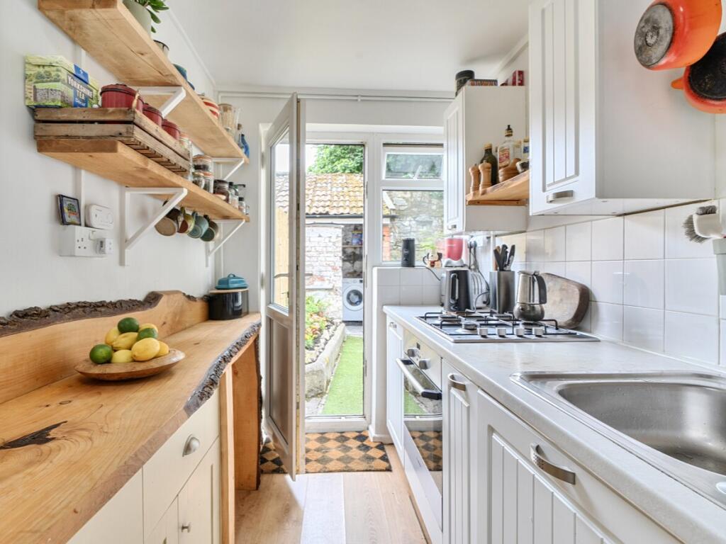 Benedict Street, Glastonbury, BA6 photo 4