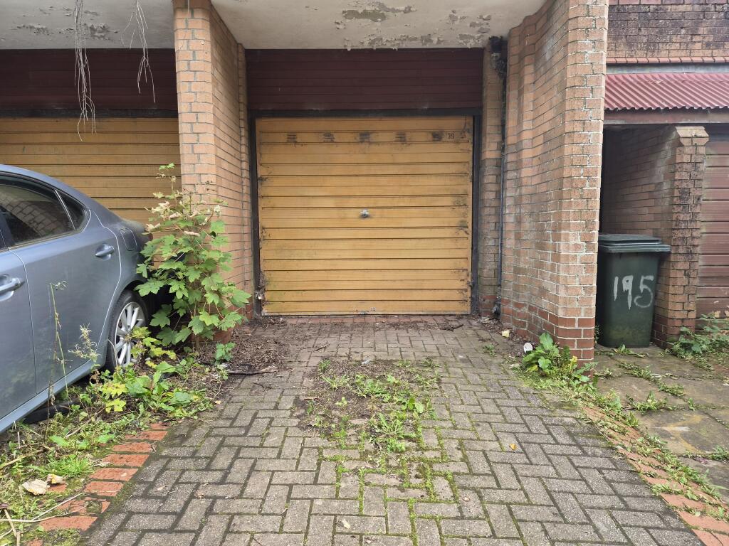 Main image of property: Garage 39, Greenrigg Road, Carbrain, Cumbernauld, North Lanarkshire