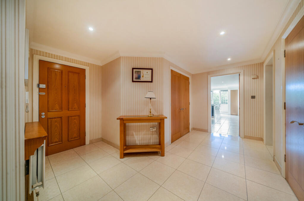 Apartment in Bromley - View 5