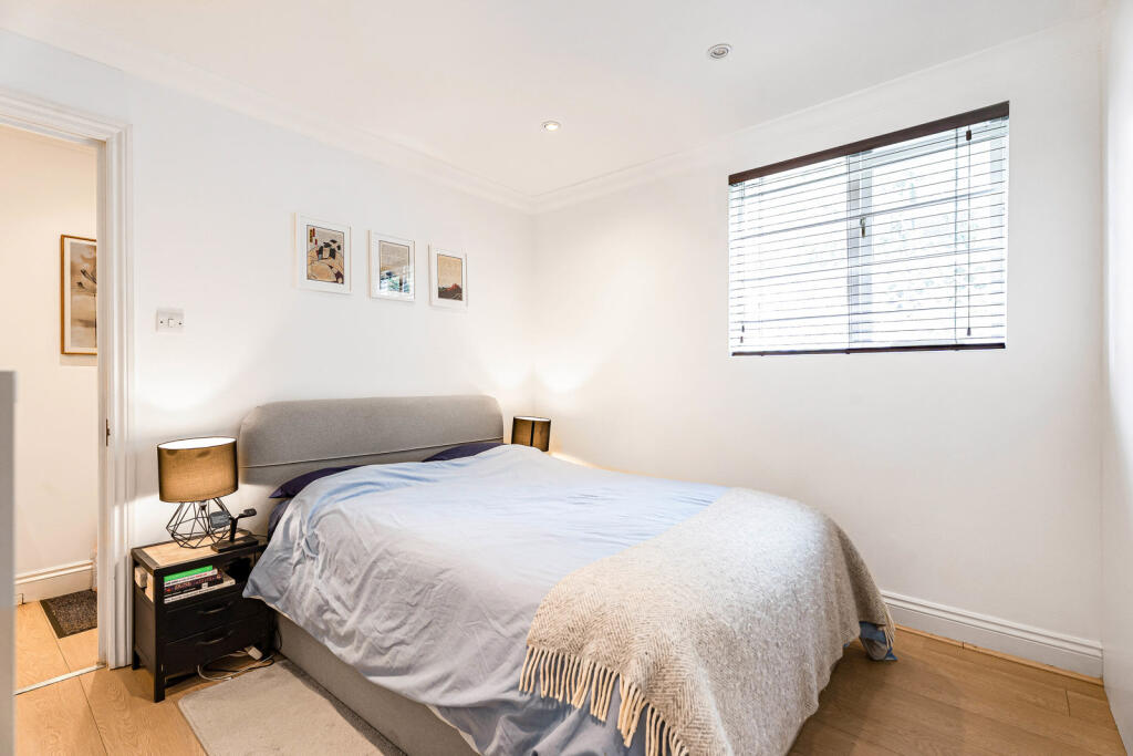 Apartment in London - View 3