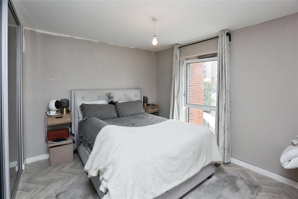 Apartment in Southampton - More