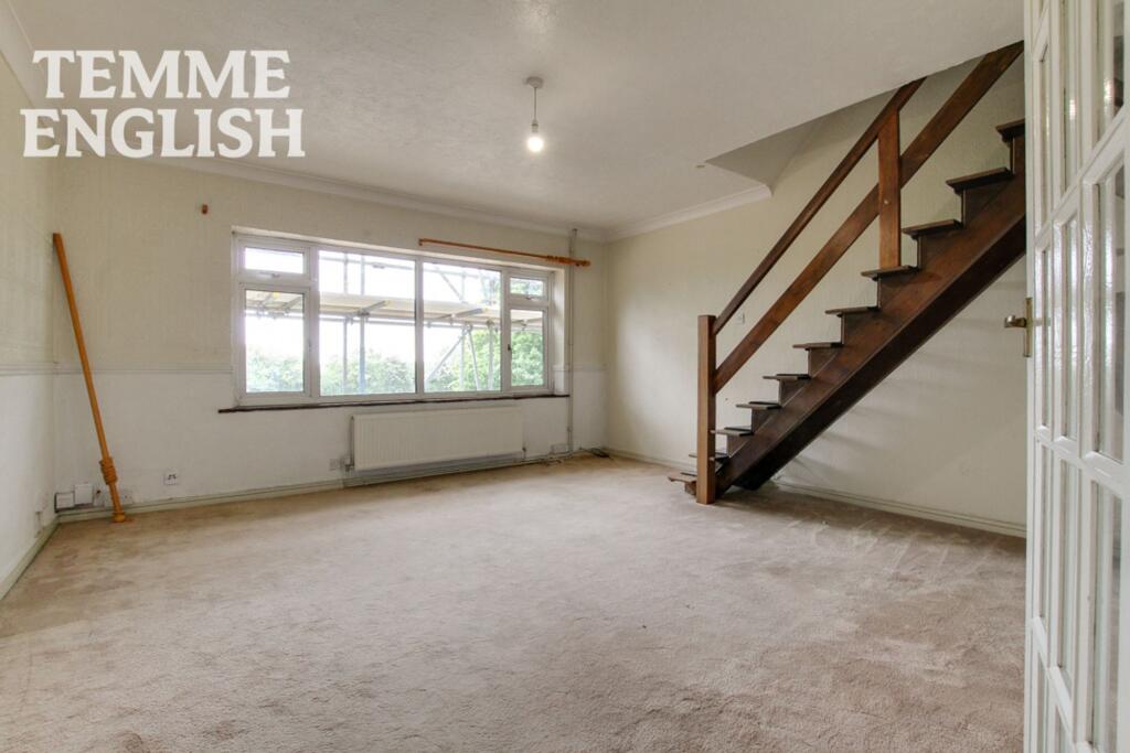 Apartment in Southend-on-Sea - View 3