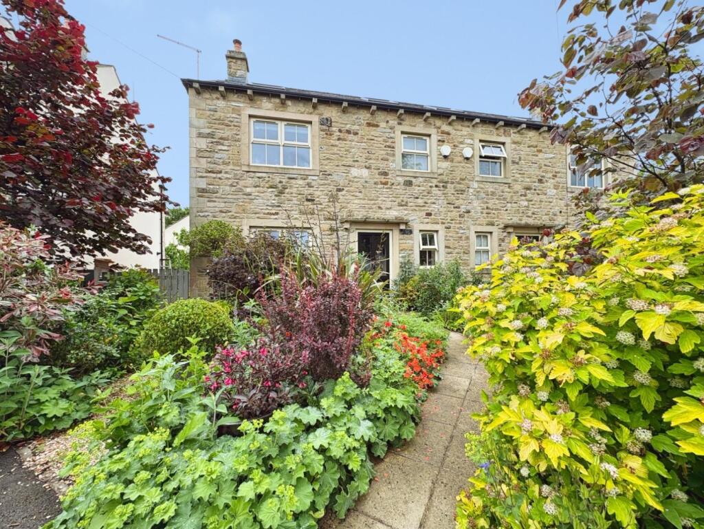 Main image of property: Carletonside Fold, Skipton